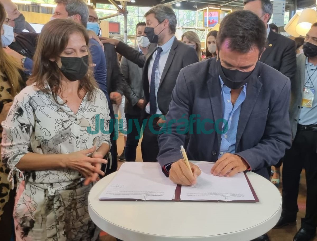 El Ente Norte firmó un convenio con la CAT para fortalecer destinos turísticos 2 El Ente Norte firmo un convenio con la CAT para fortalecer destinos turisticos 2