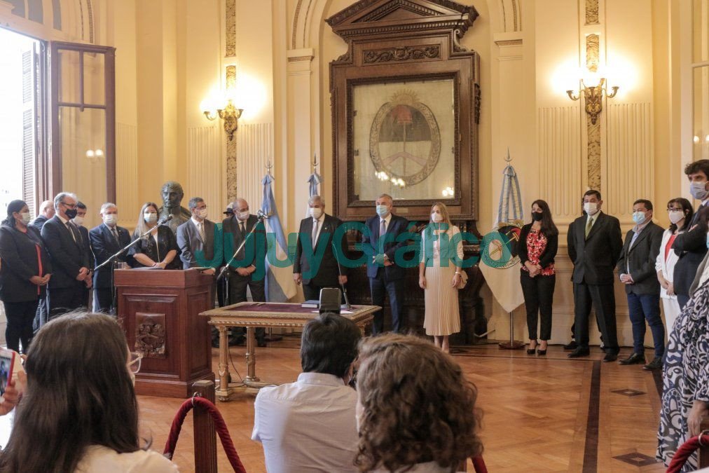 Morales tomo juramento al nuevo ministro de Salud y otros funcionarios 2
