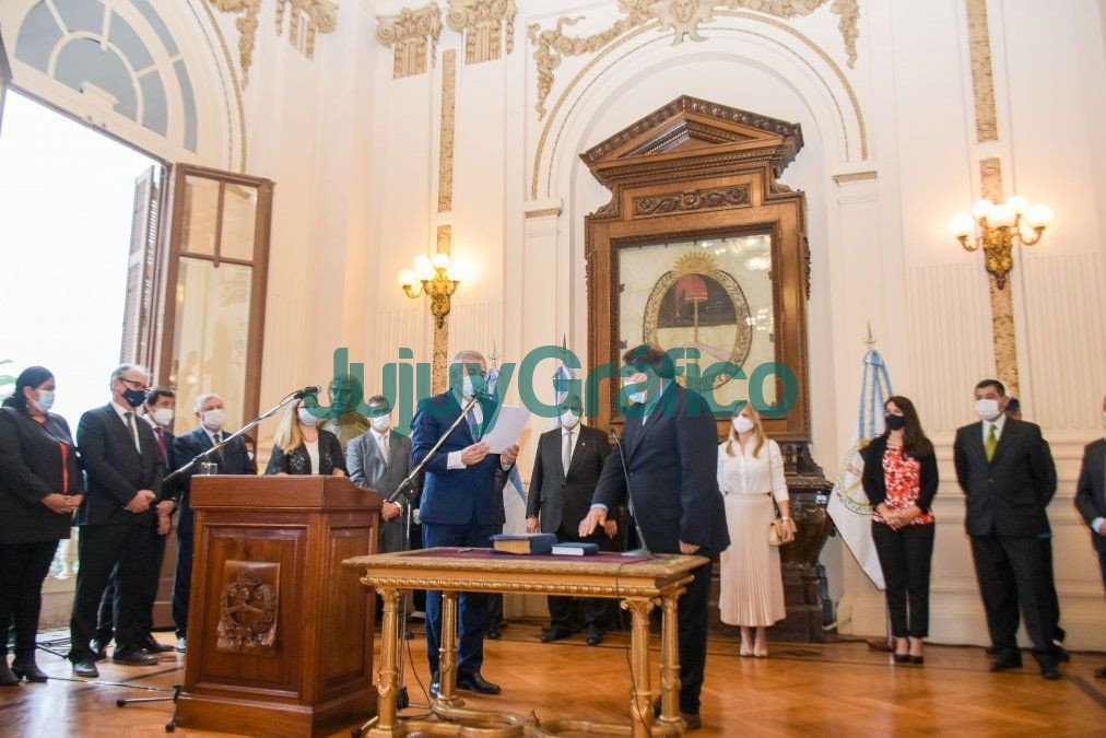 Morales tomo juramento al nuevo ministro de Salud y otros funcionarios 4