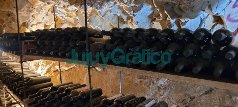 Nueva estiba de vinos de Bodega Zucchino en Cava Mina Moya 2 Nueva estiba de vinos de Bodega Zucchino en Cava Mina Moya 1