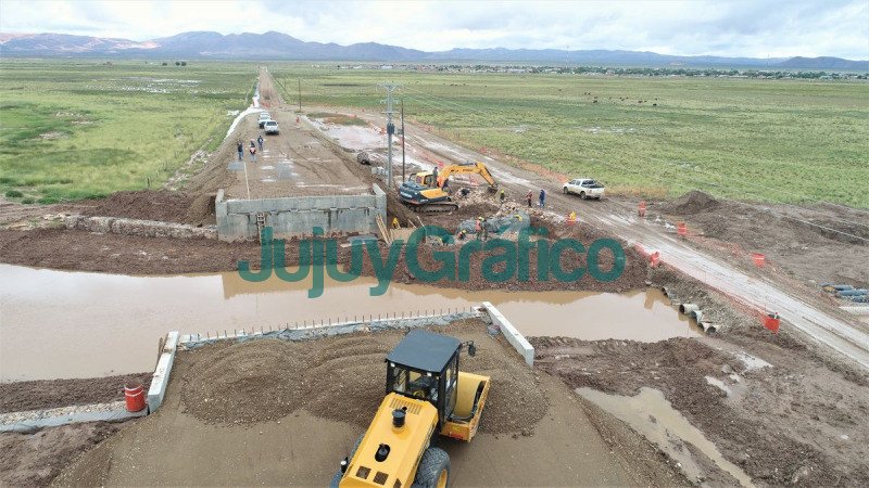 Prosiguen obras de nuevo puente en RP 7 en Abra Pampa 1