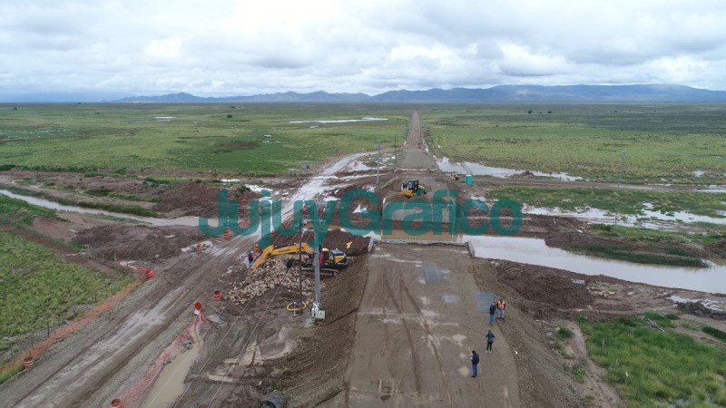 Prosiguen obras de nuevo puente en RP 7 en Abra Pampa 3