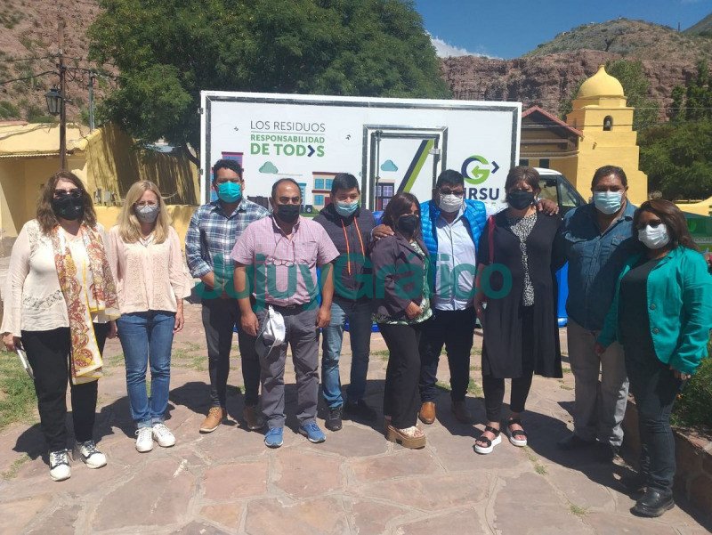 GIRSU entrego en Quebrada puntos limpios de reciclaje 02
