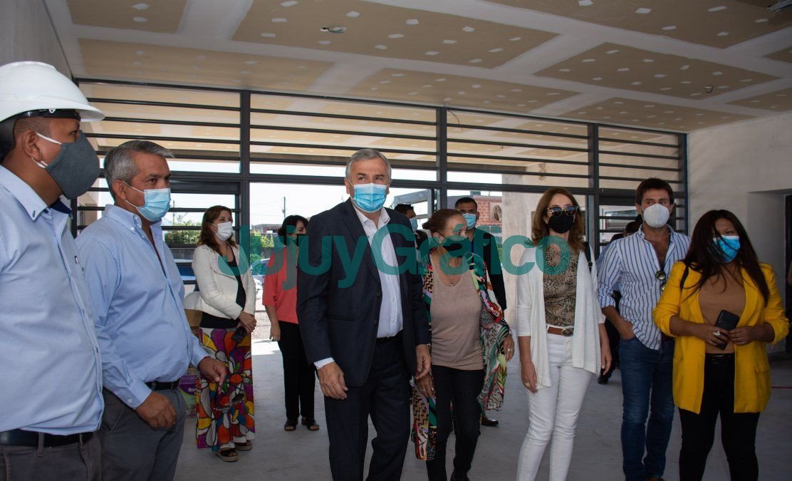 Morales paseo por las obras del Secundario N° 48 de Alto Comedero 2