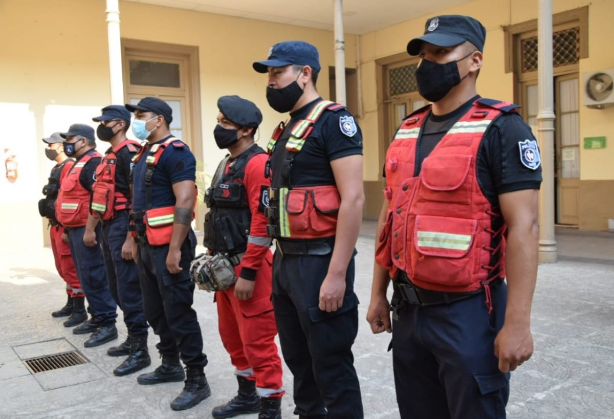 Reconocimiento en Corrientes a bomberos jujeños 2 Reconocimiento en Corrientes a bomberos jujenos 1