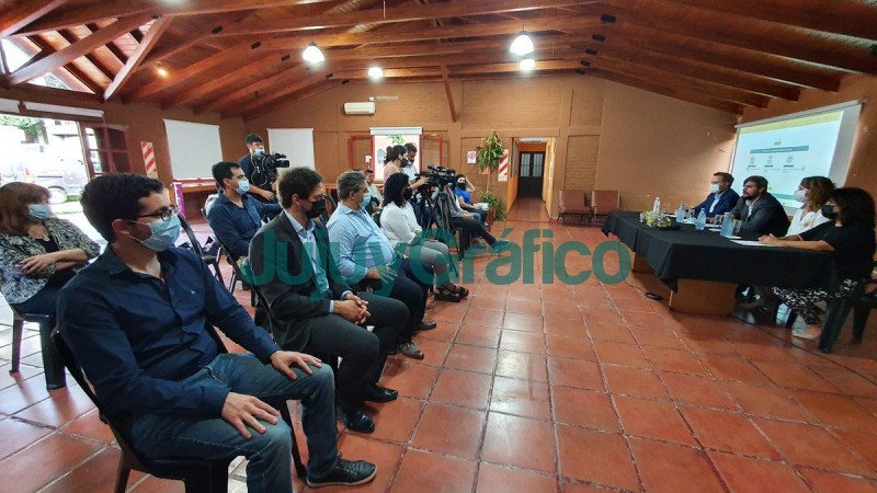 Lanzamiento de la Escuela de Desarrollo Económico y Productivo 3 Lanzamiento de la Escuela de Desarrollo Economico y Productivo 2