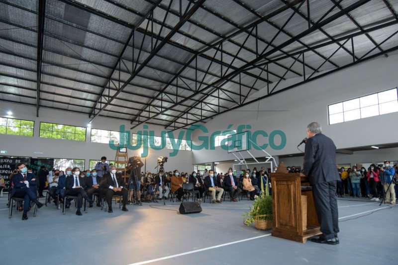 Morales inauguró la primera escuela construida con la renta de Cauchari 5 Morales inauguro la primera escuela construida con la renta de Cauchari 5
