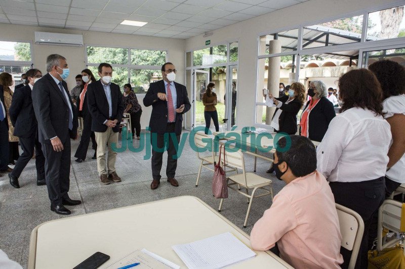 Morales y funcionarios de la CAF pasearon por el Centro de Recursos para la Educación Inclusiva 3 Morales y funcionarios de la CAF pasearon por el Centro de Recursos para la Educacion Inclusiva 3