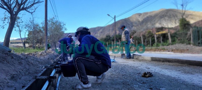 Obras en avenida y asistencia para la hosteria en Tumbaya 2