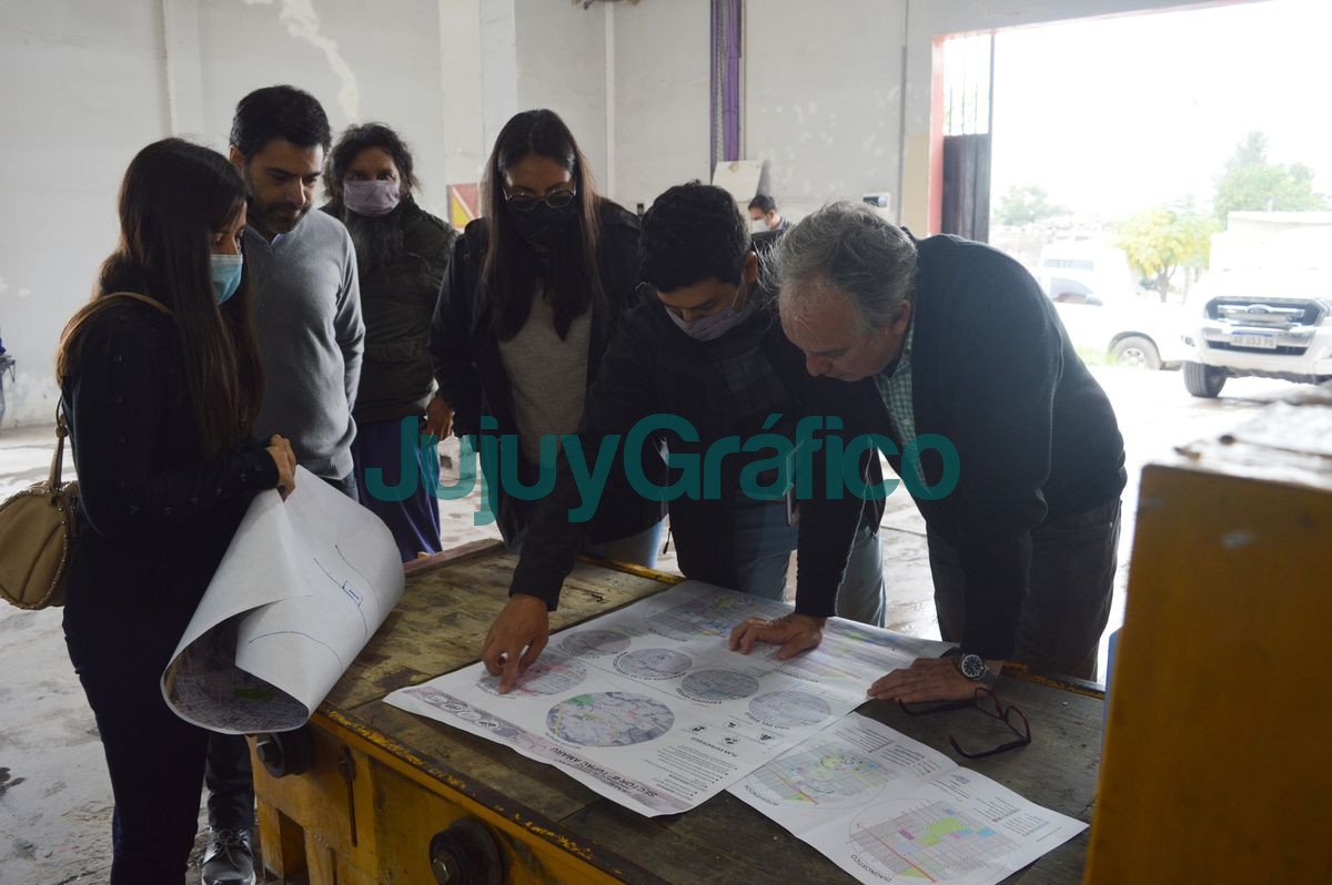 Relevamiento para las futuras obras en Barrio Tupac Amaru 6 Relevamiento para las futuras obras en Barrio Tupac Amaru 1