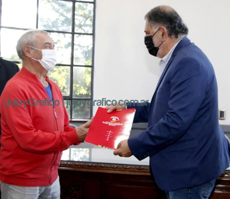Ciudadano Distinguido de la Ciudad para el odontologo Anibal Alonso 2