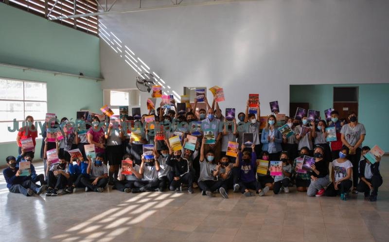 Ledesma entrega 44 mil cuadernos para fortalecer la educación en las Yungas 1 Ledesma entrega 44 mil cuadernos para fortalecer la educacion en las Yungas 2