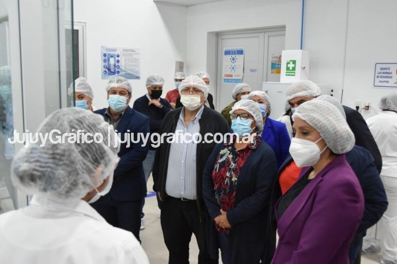 Legisladores pasearon por la planta de Xuma 6 Legisladores pasearon por la planta de Xuma 1