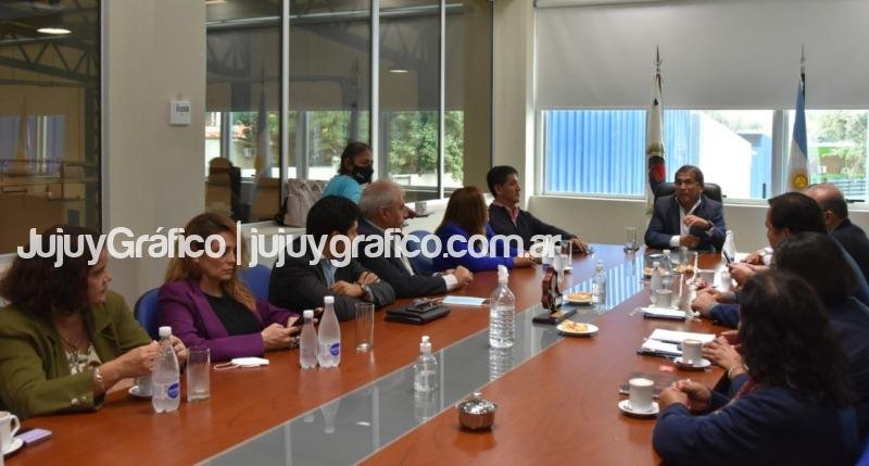 Legisladores pasearon por la planta de Xuma 3 Legisladores pasearon por la planta de Xuma 4