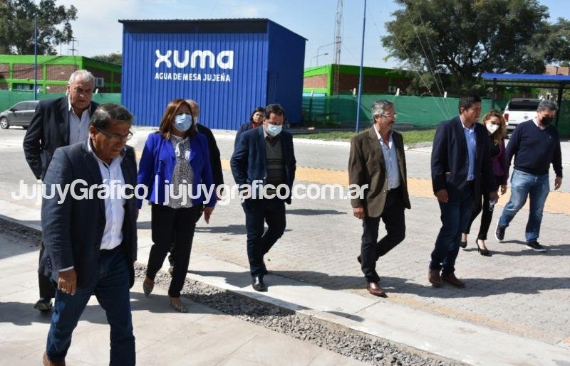 Legisladores pasearon por la planta de Xuma 2 Legisladores pasearon por la planta de Xuma 5