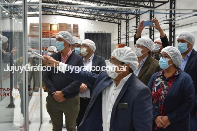 Legisladores pasearon por la planta de Xuma 6