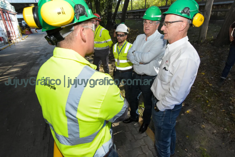 Morales paseó en Córdoba por la empresa Geocycle para hacer negocios 4 Morales paseo en Cordoba por la empresa Geocycle para hacer negocios 2