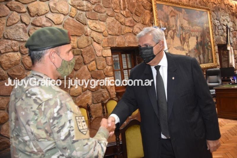 Visita protocolar del comandante de la 1a Division de Ejercito Argentino 2