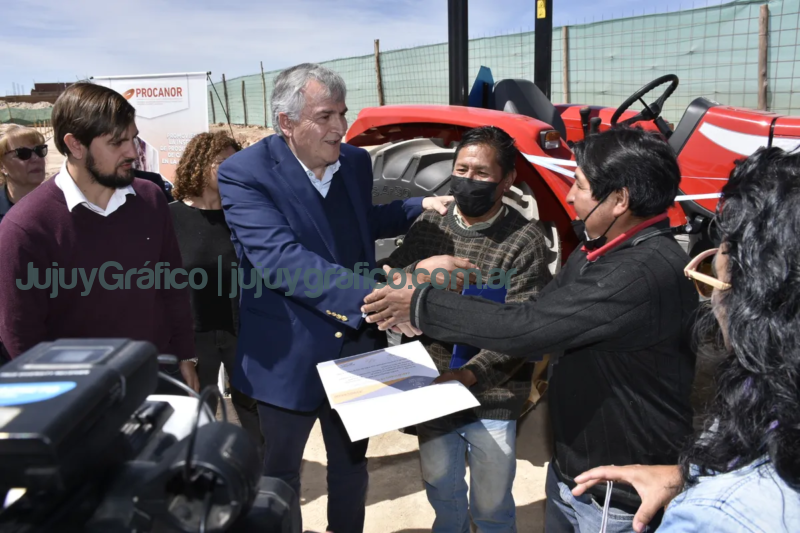 Yavi Chico incorpora maquinaria agricola 1