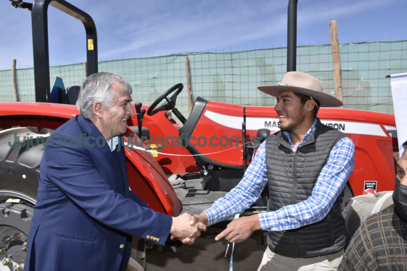 Yaví Chico incorpora maquinaria agrícola 1 Yavi Chico incorpora maquinaria agricola 2