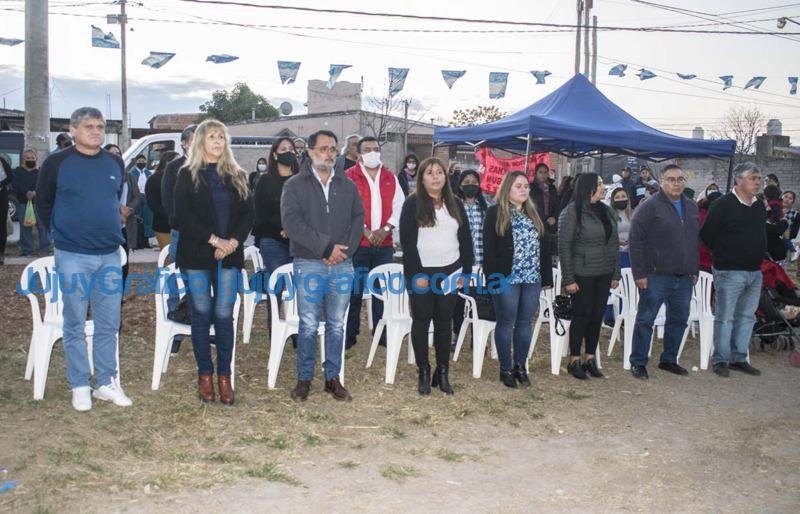 Aniversario y Asuncion de nuevas autoridades del barrio 68 Viviendas 1