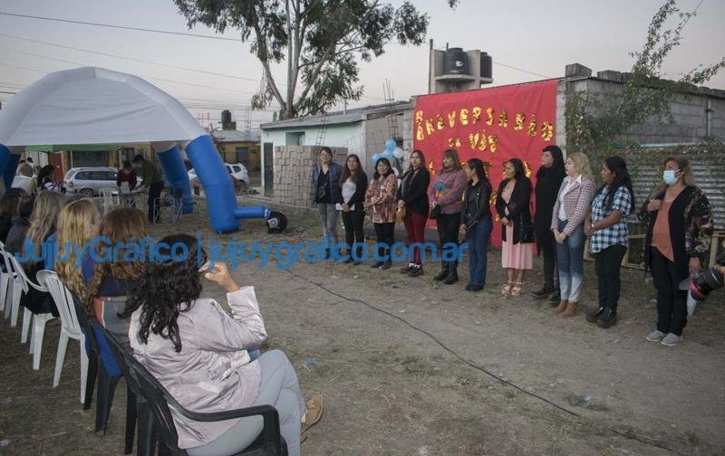 Aniversario y Asuncion de nuevas autoridades del barrio 68 Viviendas 4