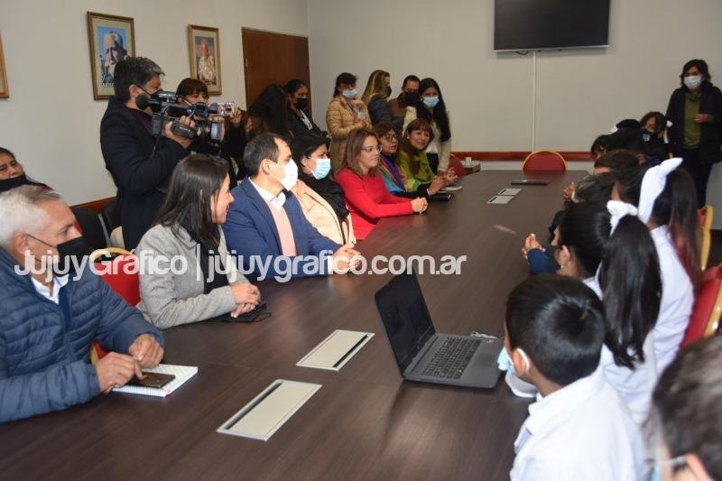 Escuelas capitalinas visitaron la Legislatura de Jujuy 1