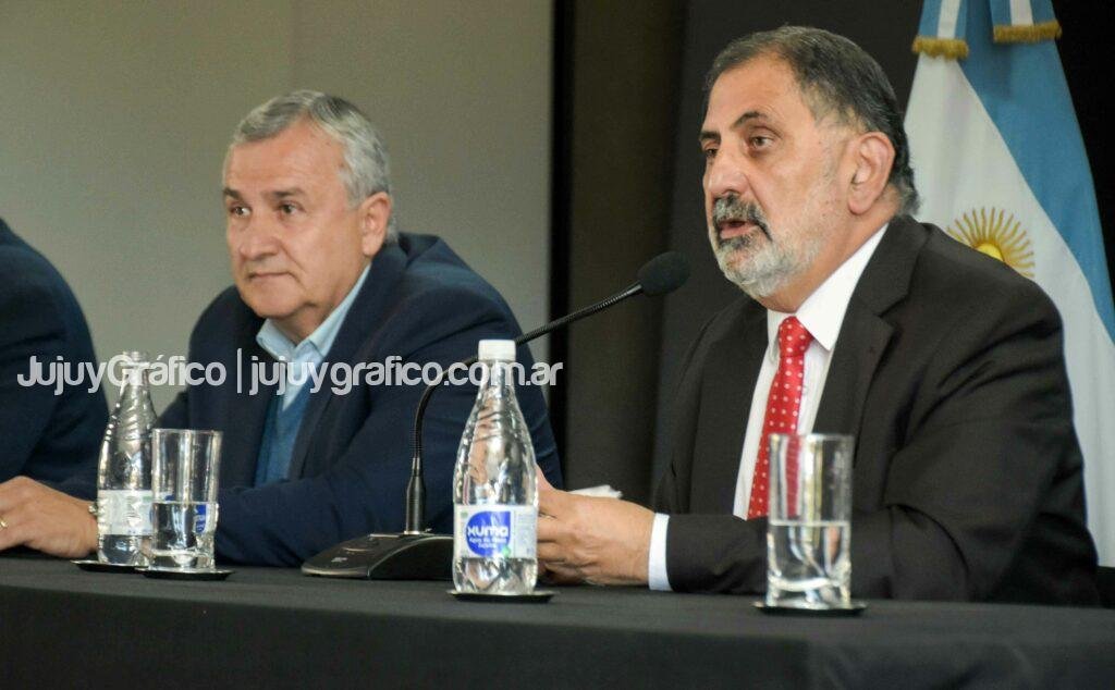 Morales firmo las obras y puesta en valor del Mercado 6 de Agosto 4