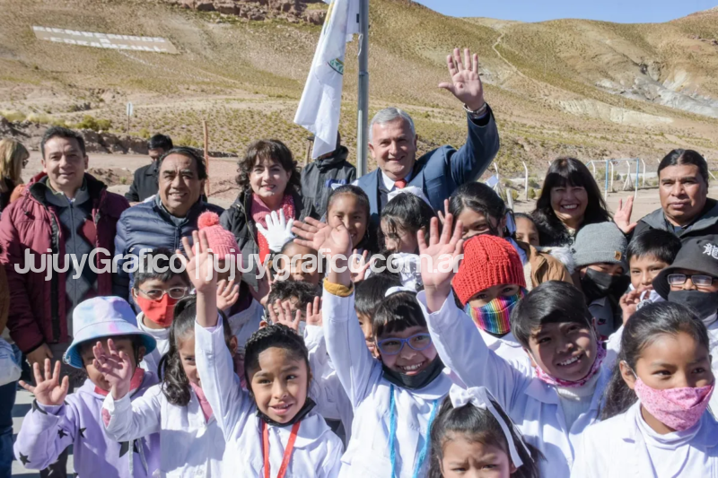 Morales inauguró el Colegio Secundario N° 18 de Coranzulí 2 Morales inauguro el Colegio Secundario N° 18 de Coranzuli 3