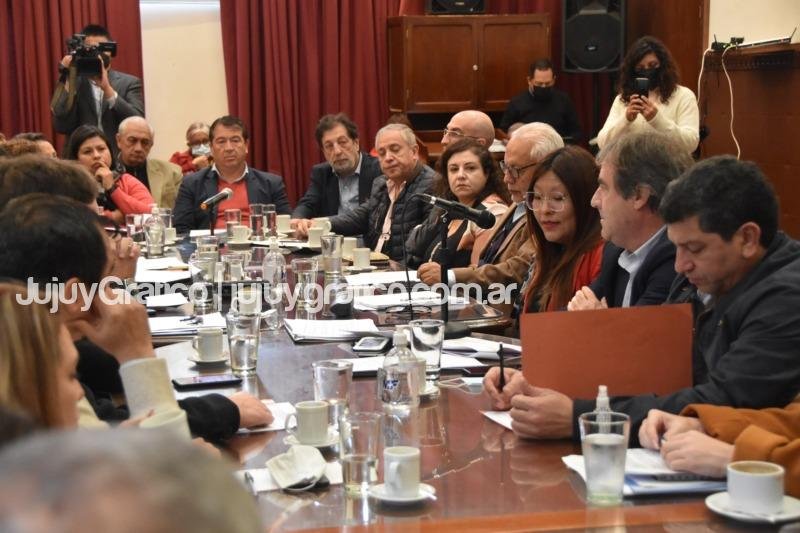 Tratamiento del proyecto de ley "Universidad Provincial para el Trabajo" 18 Tratamiento del proyecto de ley Universidad Provincial para el Trabajo 1