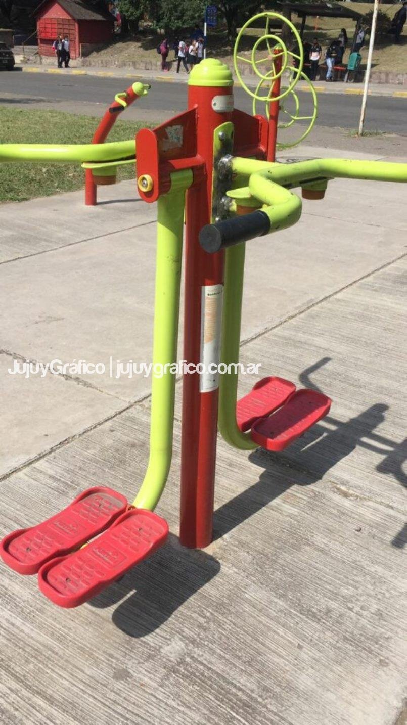 Vandalismo en plaza de los Inmigrantes 3