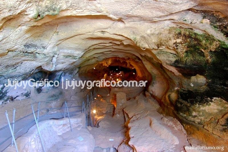 cueva ghar dalam malta
