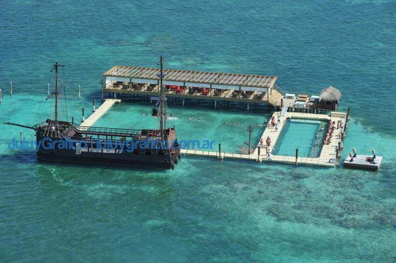 Vacaciones para la aventura en Punta Cana nadando con delfines 3 Acuario y Barco Pirata del Caribe