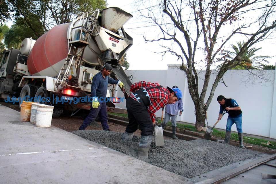 El intendente Jorge paseó por la obra mixta de pavimento en Los Perales 1 El intendente Jorge paseo por la obra mixta de pavimento en Los Perales 4