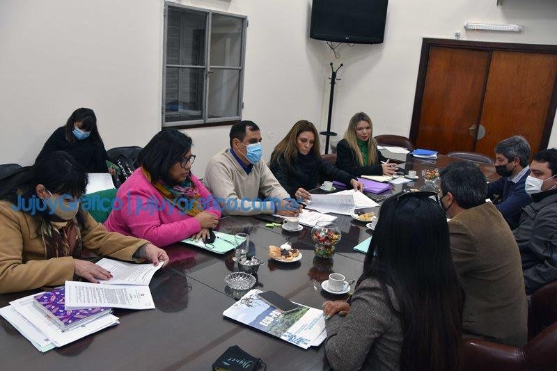 Modificaciones a la Ley de Área Natural Protegida “Los Diques” 1 Modificaciones a la Ley de Area Natural Protegida Los Diques 1