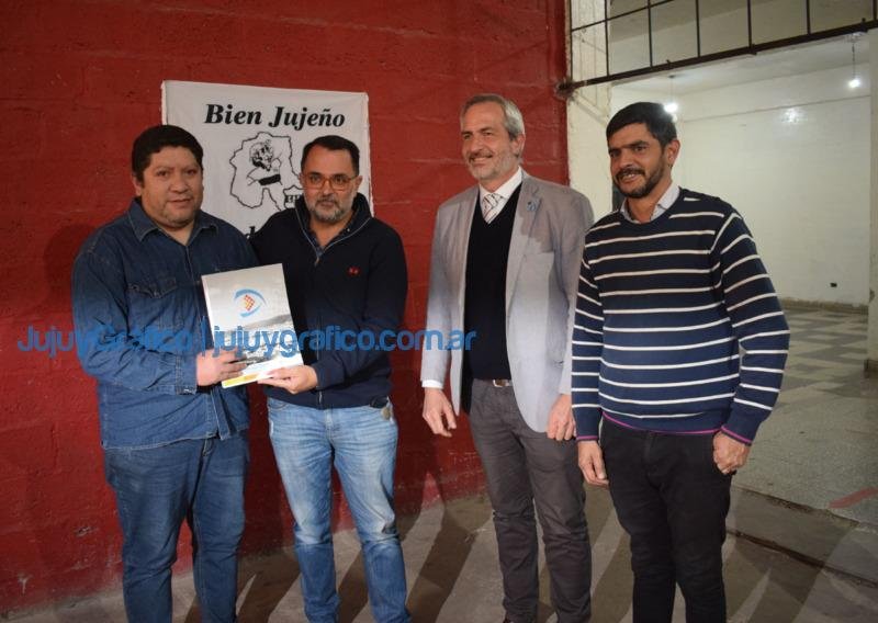 Reconocimiento por Aniversario Club Cuyaya 2 Reconocimiento por Aniversario Club Cuyaya 1