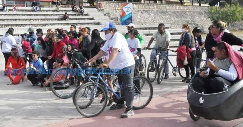 Bicicleteada y caminata por el Día del Amigo en el Xibi-Xibi 2 Bicicleteada y caminata por el Dia del Amigo en el Xibi Xibi 2