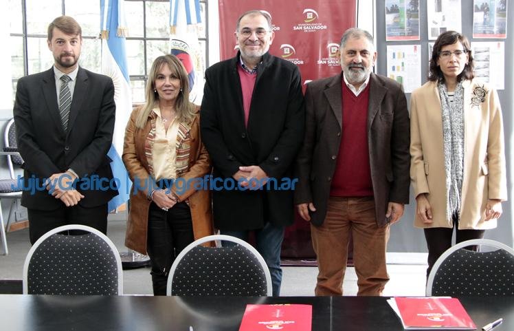 Convenio para equipamiento urbano en San Salvador