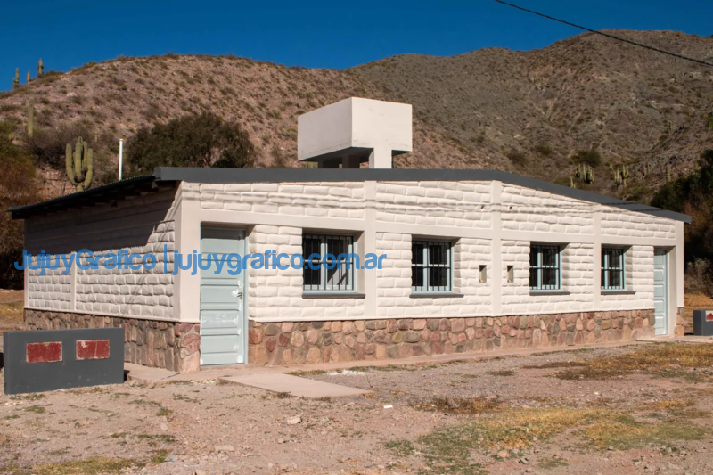 EARPU entrego viviendas y materiales a familias reubicadas de las vias del tren de Tumbaya 3