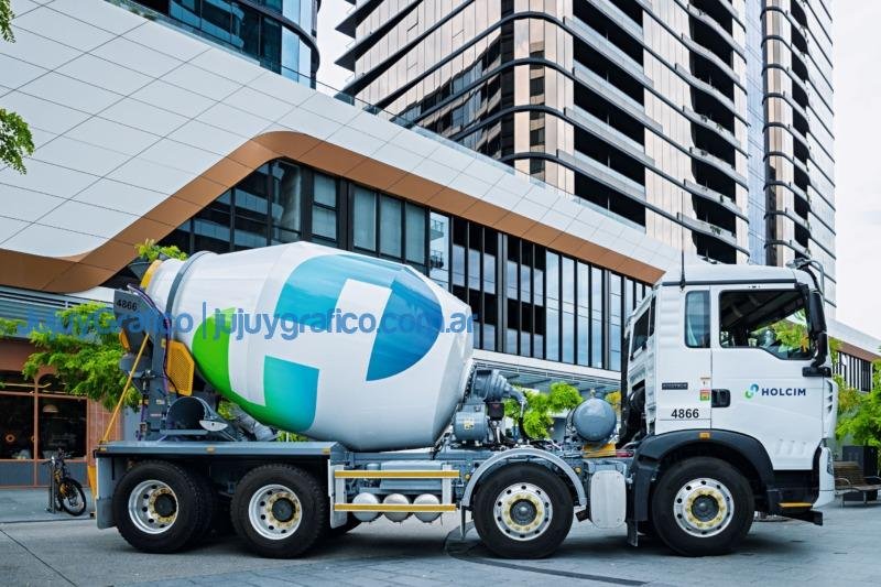 Holcim presenta su nueva identidad Foto Mixer 1