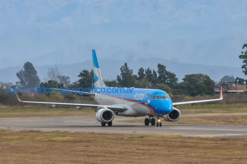 Jujuy recibio el primer vuelo desde Iguazu 4