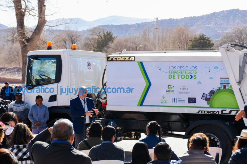 Morales entregó en Humahuaca un camión de GIRSU 4 Morales entrego en Humahuaca un camion GIRSU 1