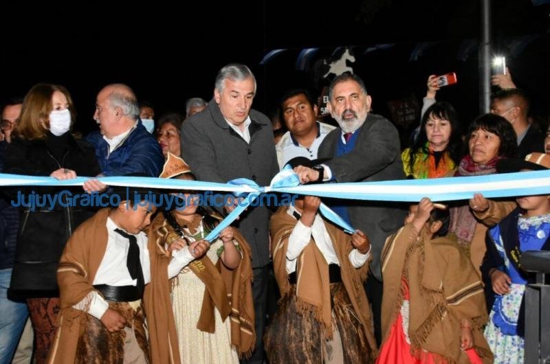 Morales y Jorge inauguraron la pasarela entre Campo Verde y Suipacha 16 Morales y Jorge inauguraron la pasarela entre Campo Verde y Suipacha 2
