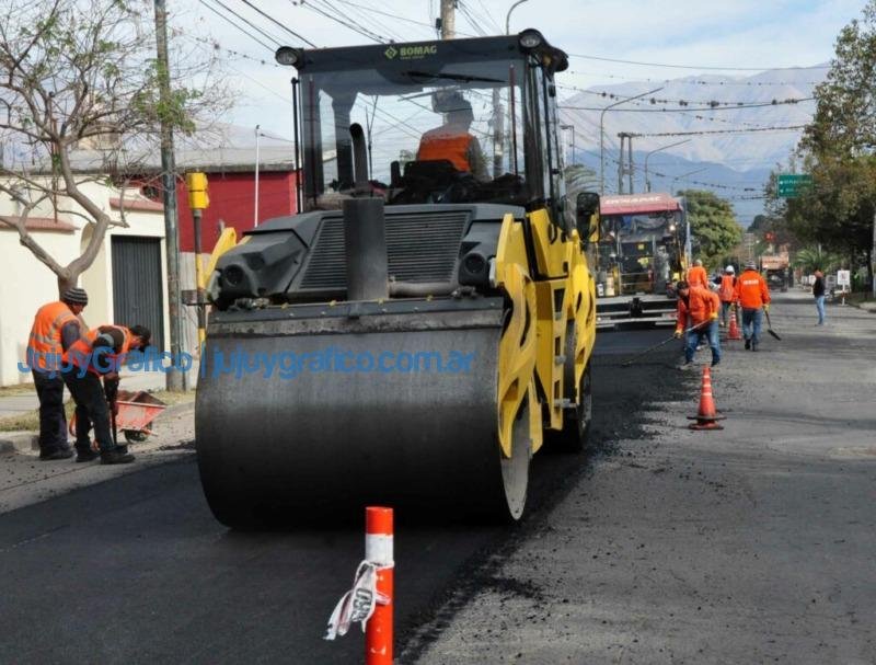 Repavimentación de la Avenida Arturo Illia 2 Repavimentacion de la Avenida Arturo Illia 1