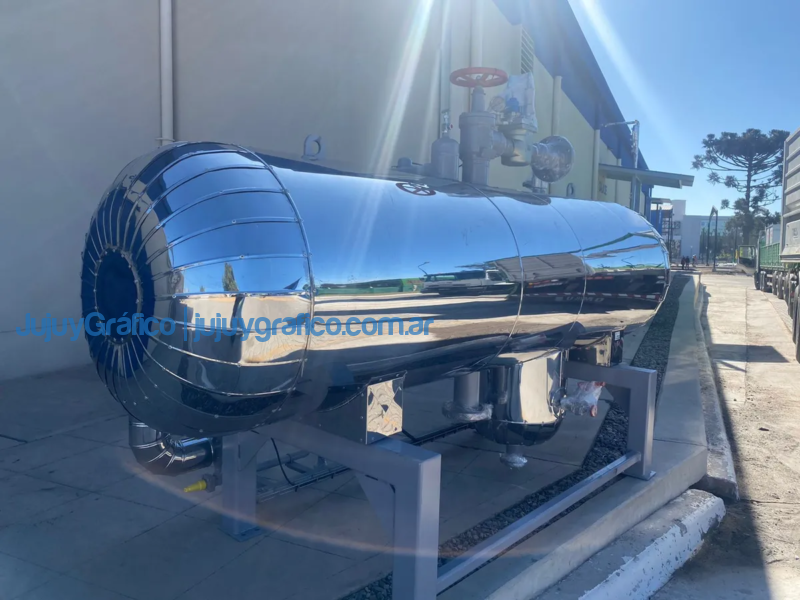 Xuma recibio nuevas maquinarias para la elaboracion de bidones de 6 litros y agua gasificada y saborizada 6
