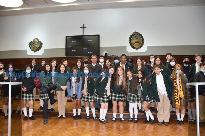 Alumnos del José Hernández visitaron la Legislatura 2 Alumnos del Jose Hernandez visitaron la Legislatura 3