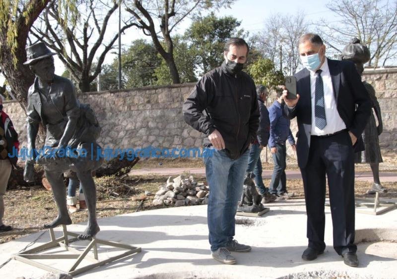 Instalaron esculturas de bronce de “Las Lavanderas” en el Parque Xibi Xibi 4 Instalaron esculturas de bronce de Las Lavanderas en el Parque Xibi Xibi 2