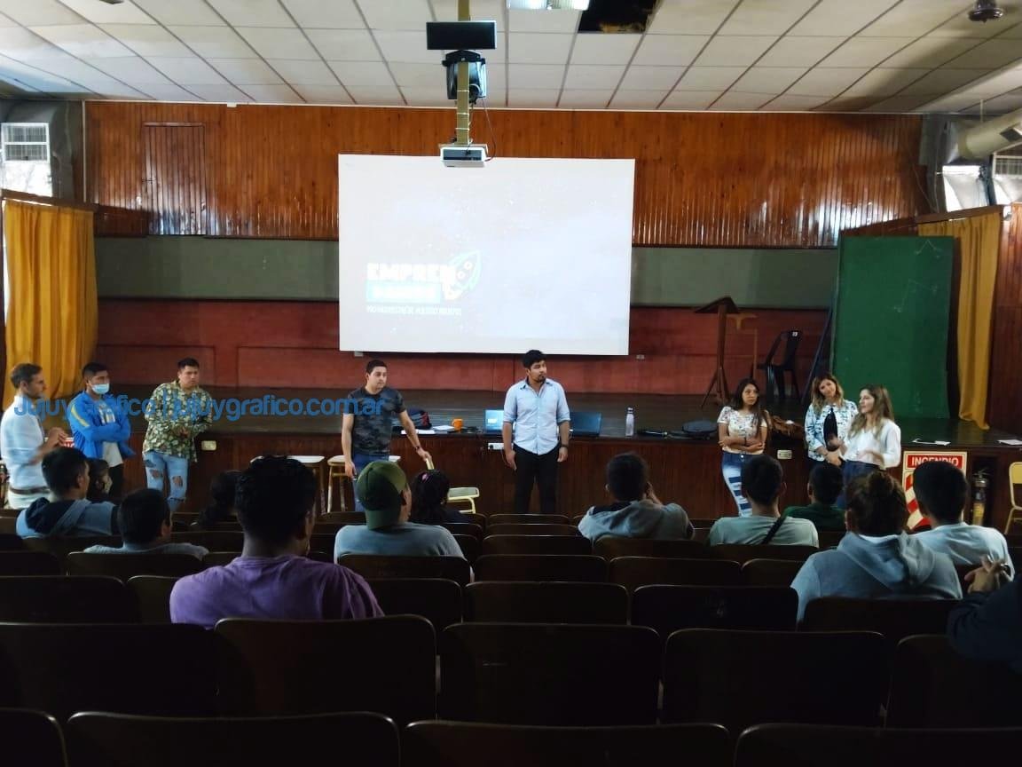 Ledesma realizó el primer hackathon para jóvenes 2 Ledesma realizo el primer hackathon para jovenes 1