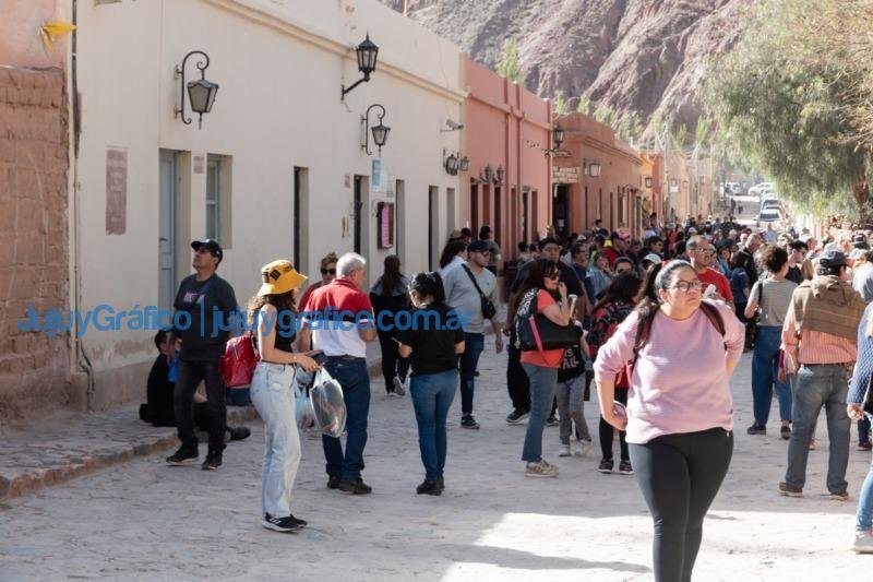 Más de 15 mil turistas visitaron Jujuy 2 Mas de 15mil turistas visitaron Jujuy 1