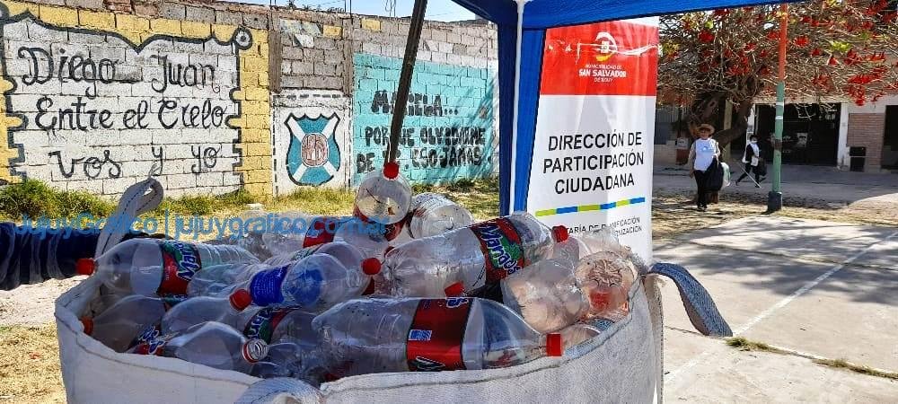 Vecinos realizaron trabajos comunitarios para compensar deudas impositivas 2 Vecinos realizaron servicios a la comunidad para compensar deudas 3